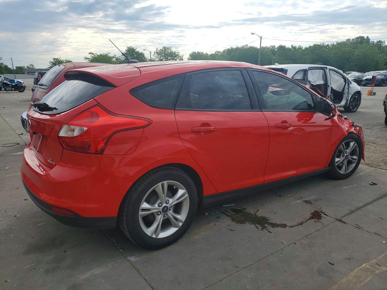 2014 FORD FOCUS SE photo 5