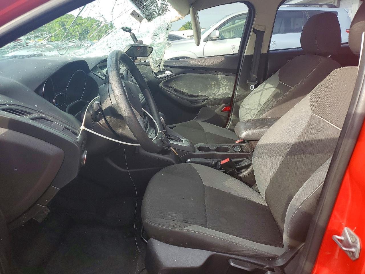 2014 FORD FOCUS SE photo 13