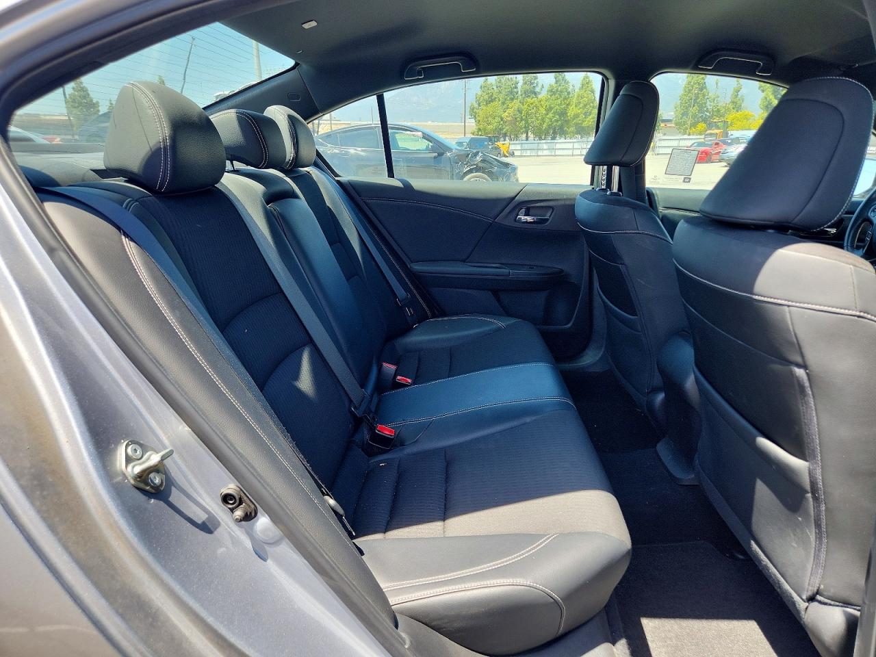 2017 HONDA ACCORD SPORT photo 28