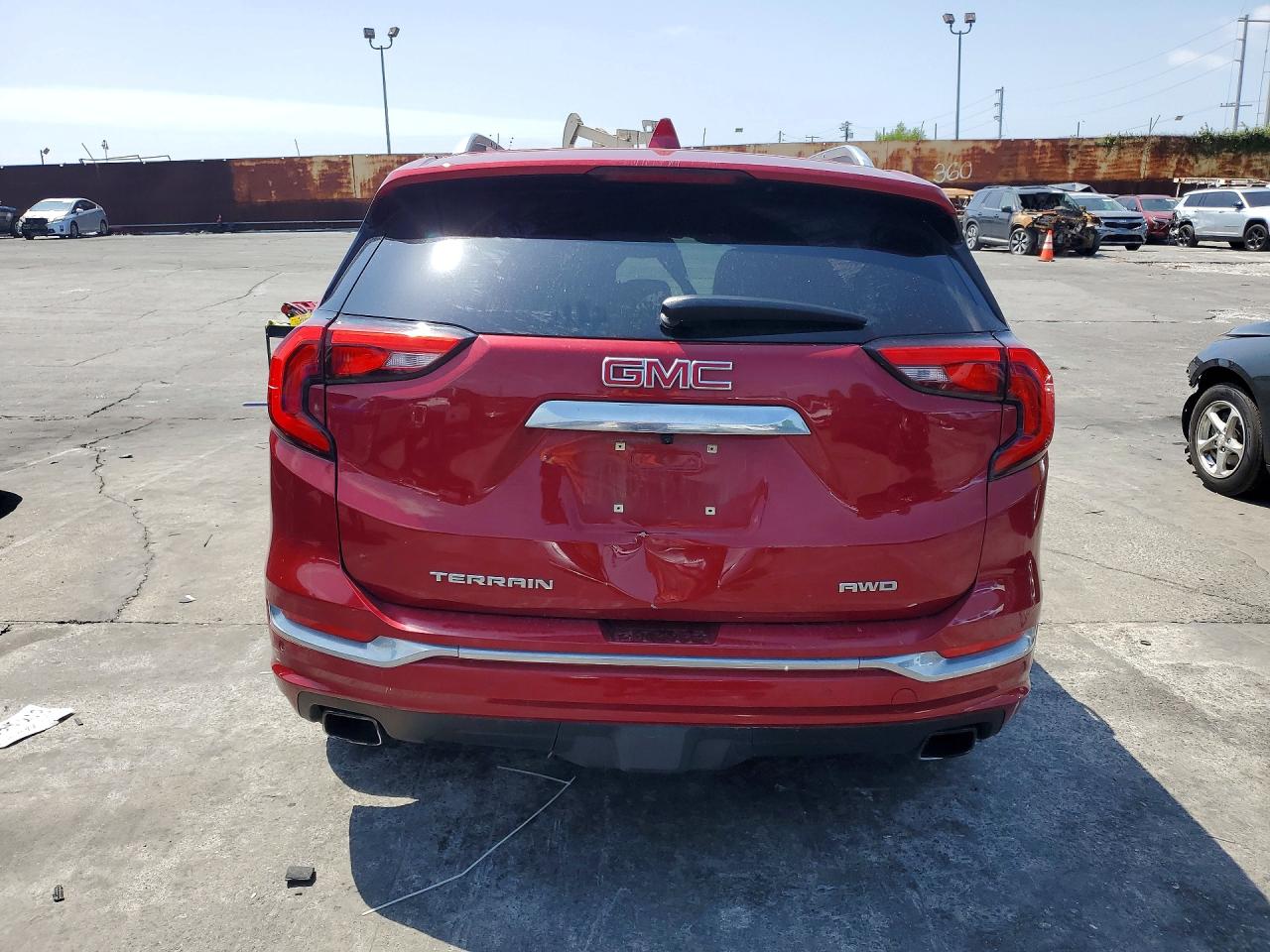 2018 GMC TERRAIN DENALI photo 16