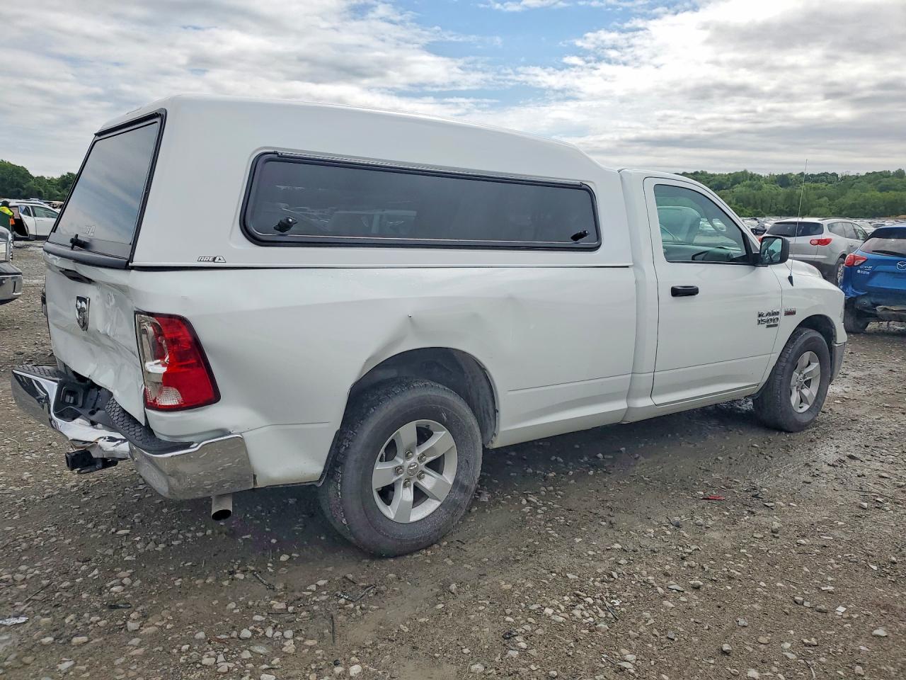 2023 RAM 1500 CLASSIC TRADESMAN photo 3