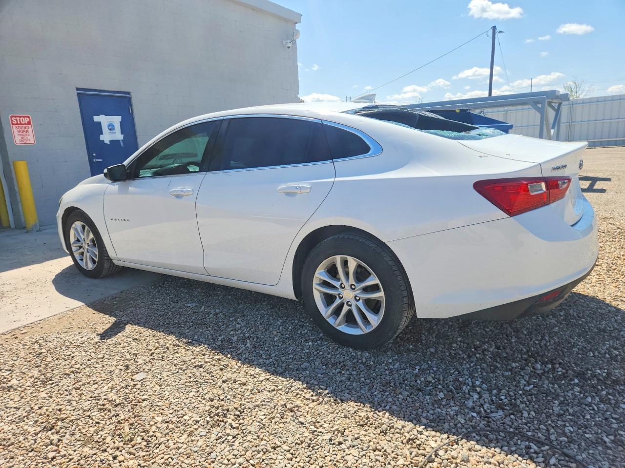 2018 CHEVROLET MALIBU LT photo 2