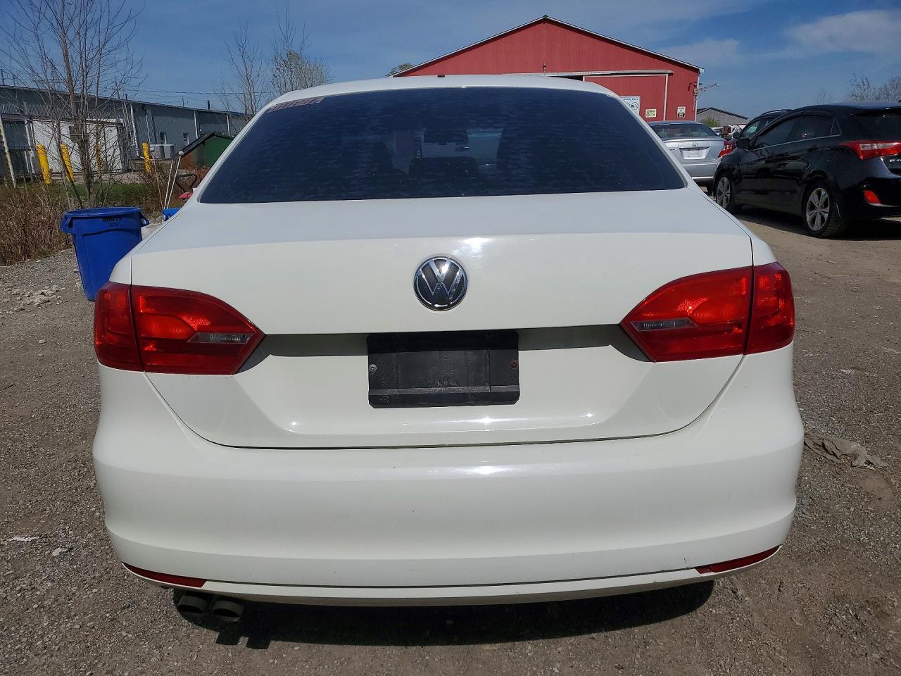 2013 VOLKSWAGEN JETTA BASE photo 16