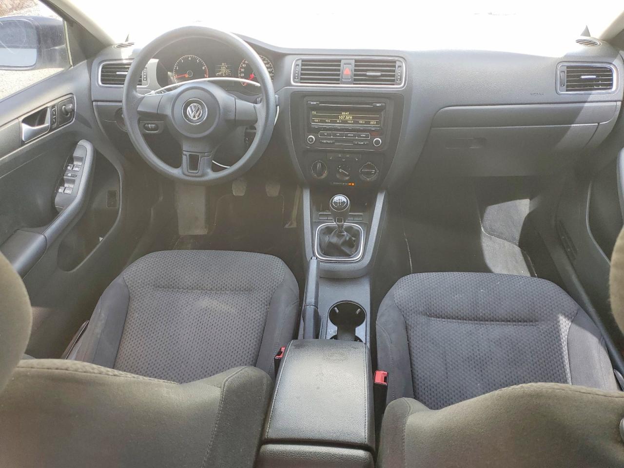 2013 VOLKSWAGEN JETTA BASE photo 22
