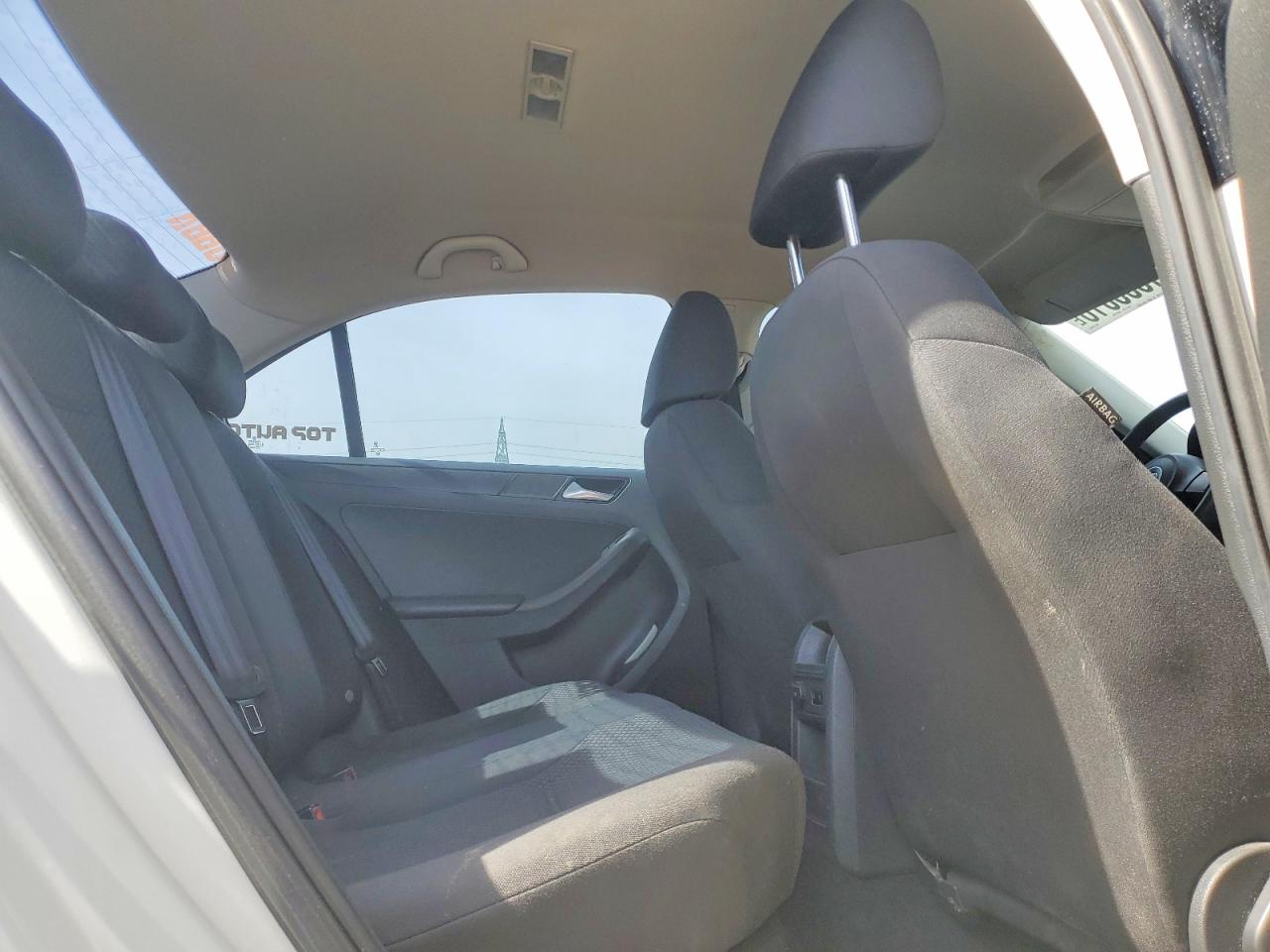 2013 VOLKSWAGEN JETTA BASE photo 28