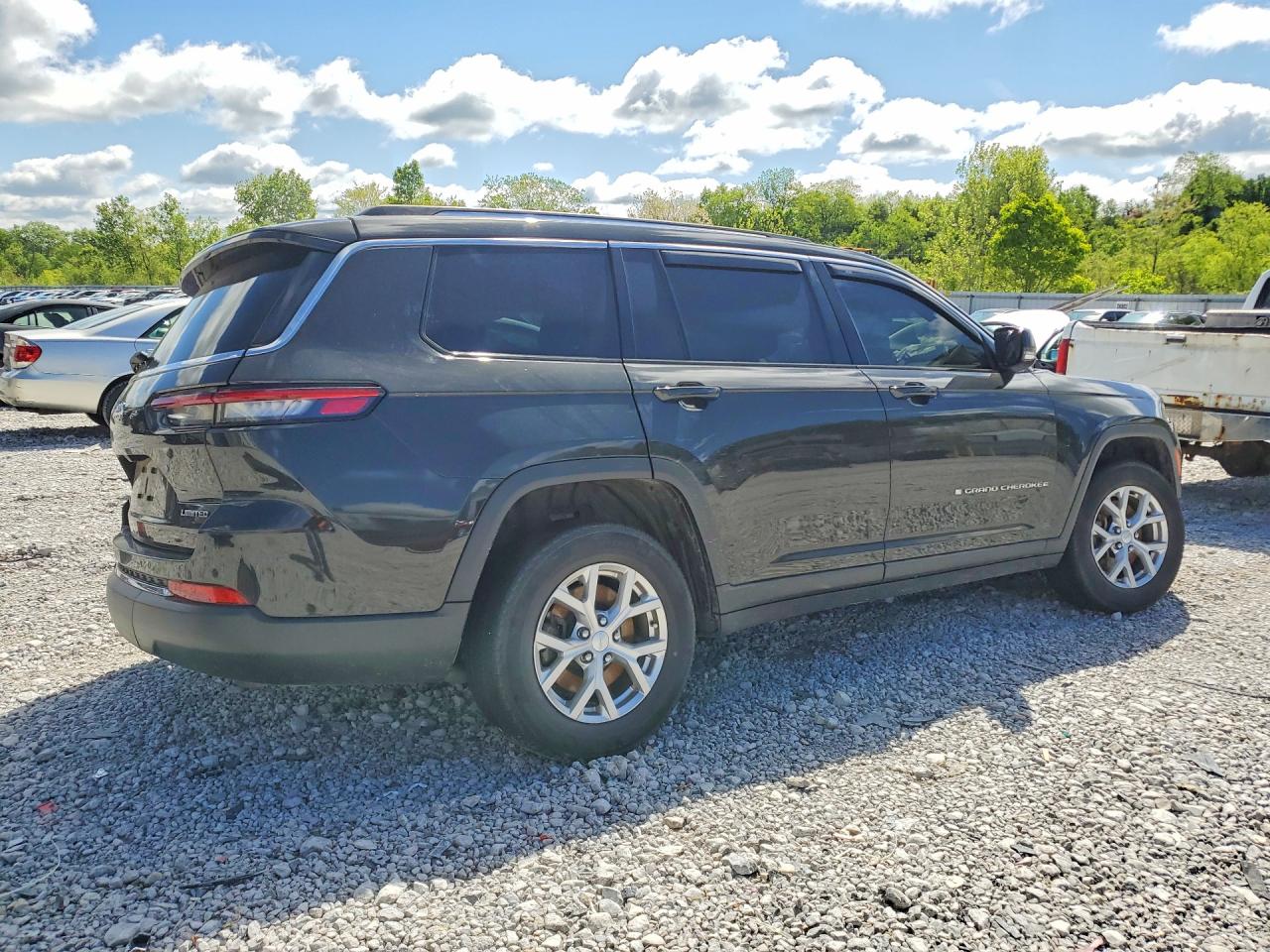 2023 JEEP GRAND CHEROKEE L LIMITED photo 3