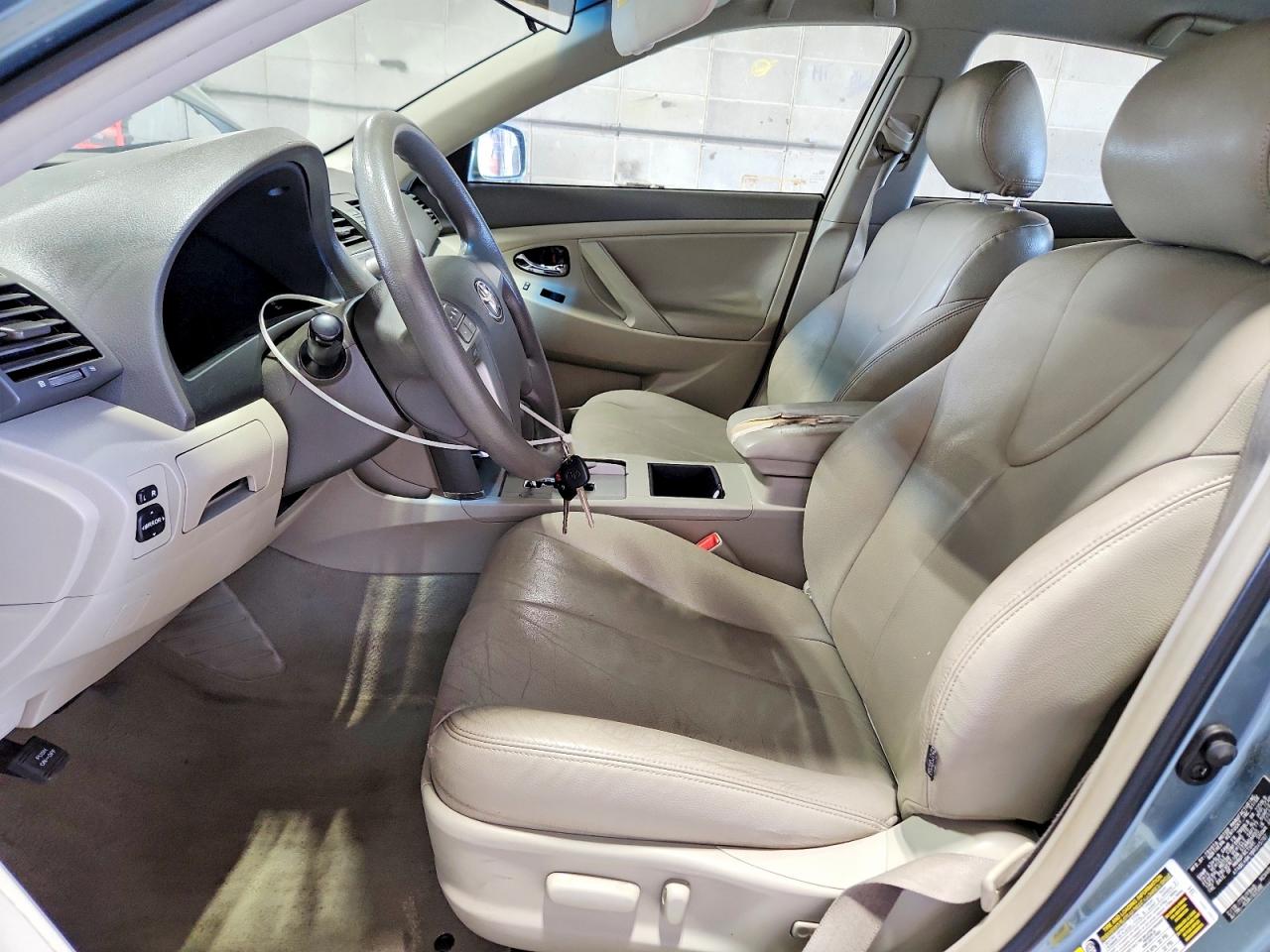 2008 TOYOTA CAMRY LE photo 13
