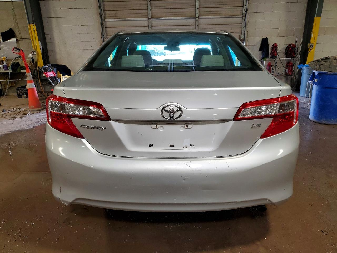 2013 TOYOTA CAMRY LE photo 11
