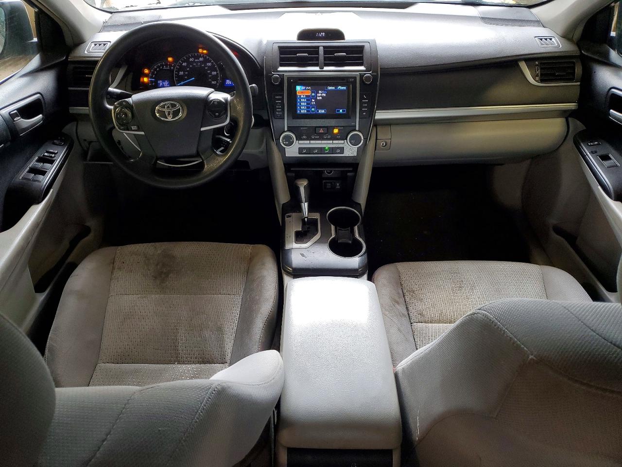 2013 TOYOTA CAMRY LE photo 15