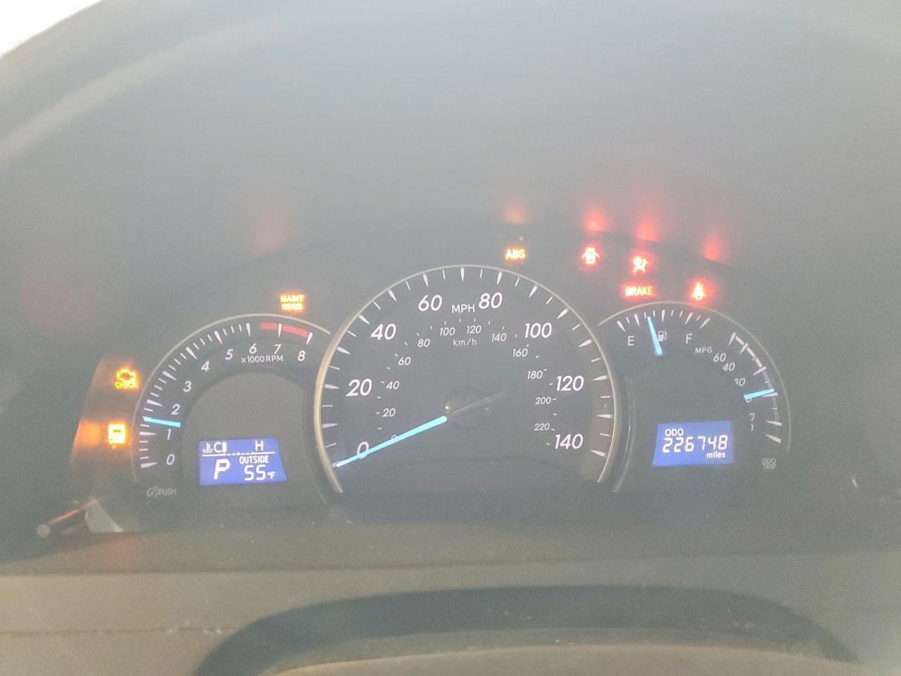 2013 TOYOTA CAMRY LE photo 17
