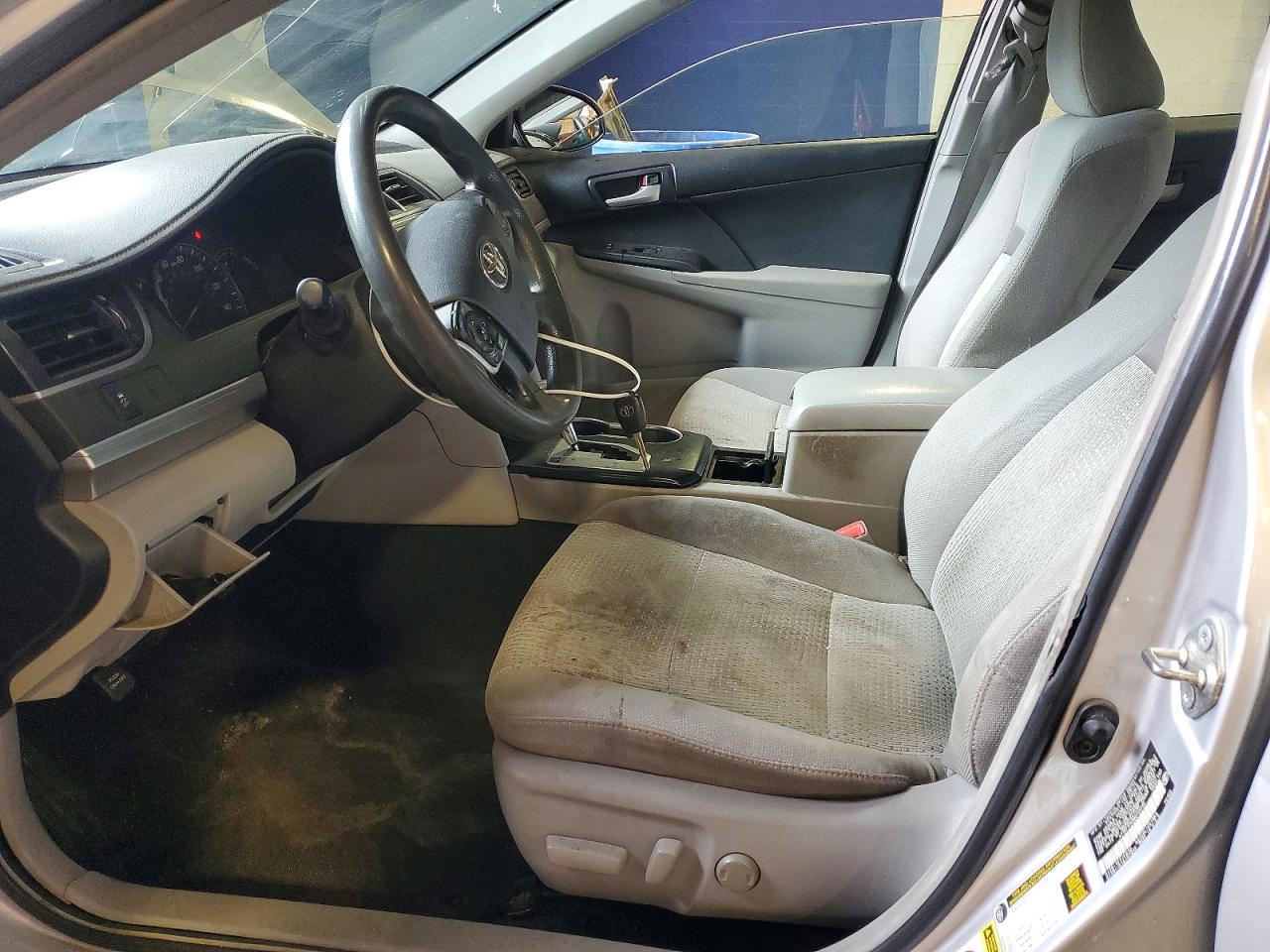 2013 TOYOTA CAMRY LE photo 13