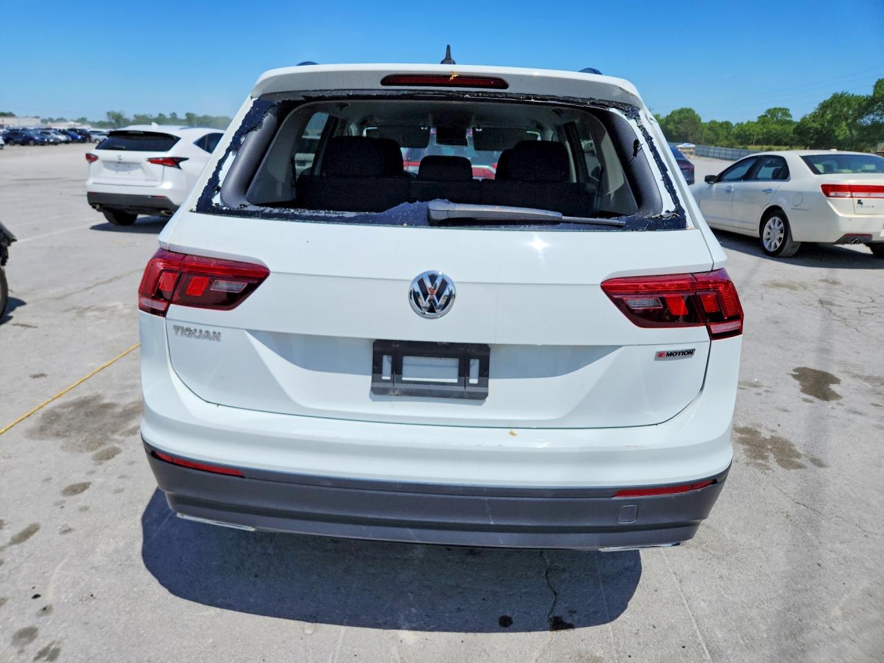 2021 VOLKSWAGEN TIGUAN S photo 11