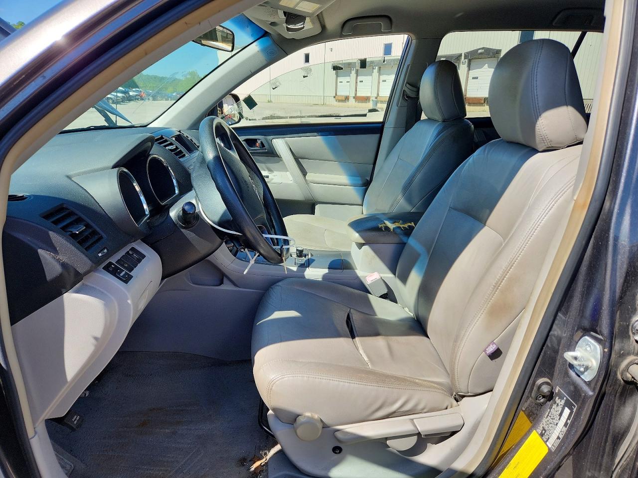 2008 TOYOTA HIGHLANDER BASE photo 19