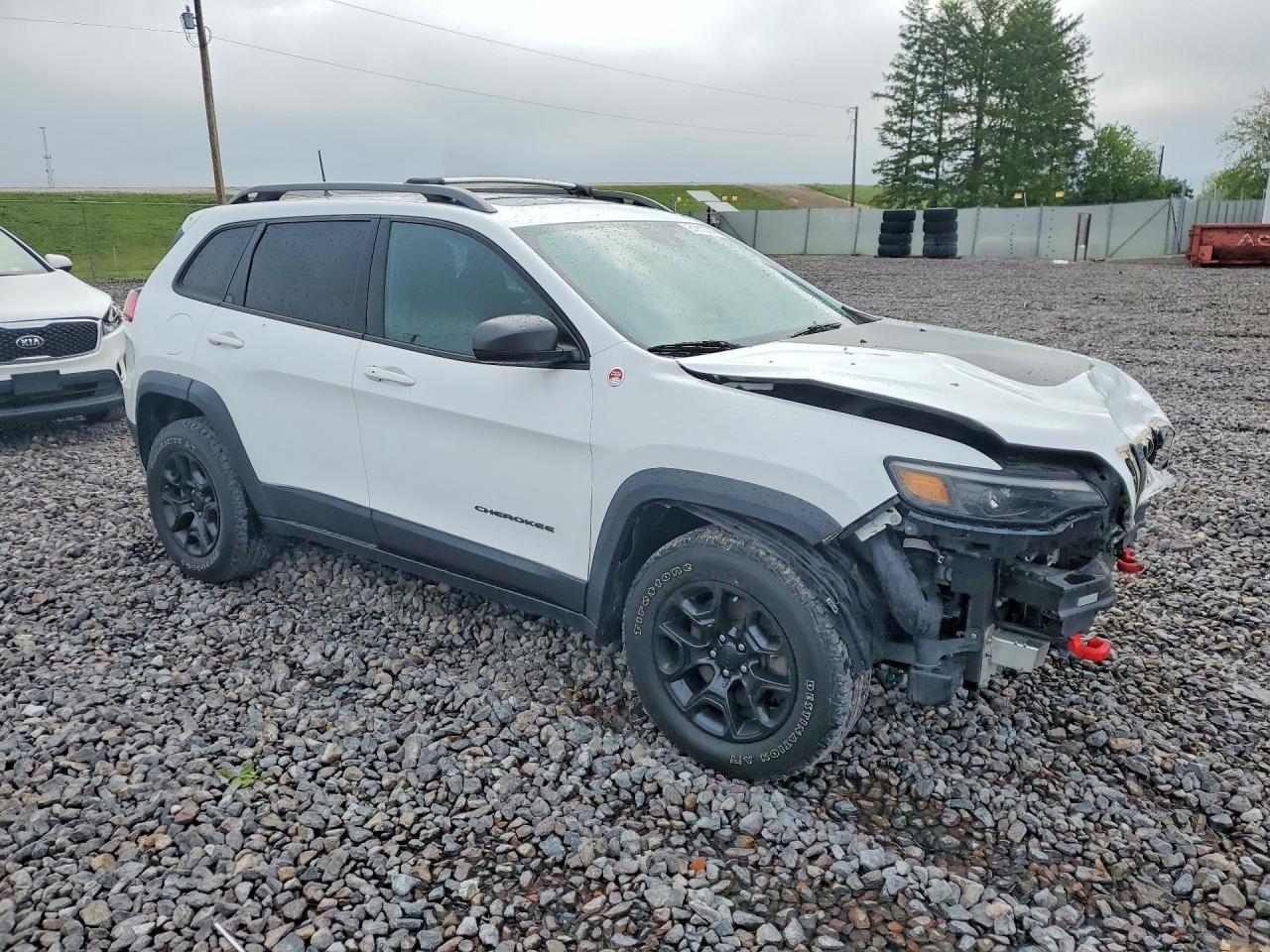 2019 JEEP CHEROKEE TRAILHAWK photo 4