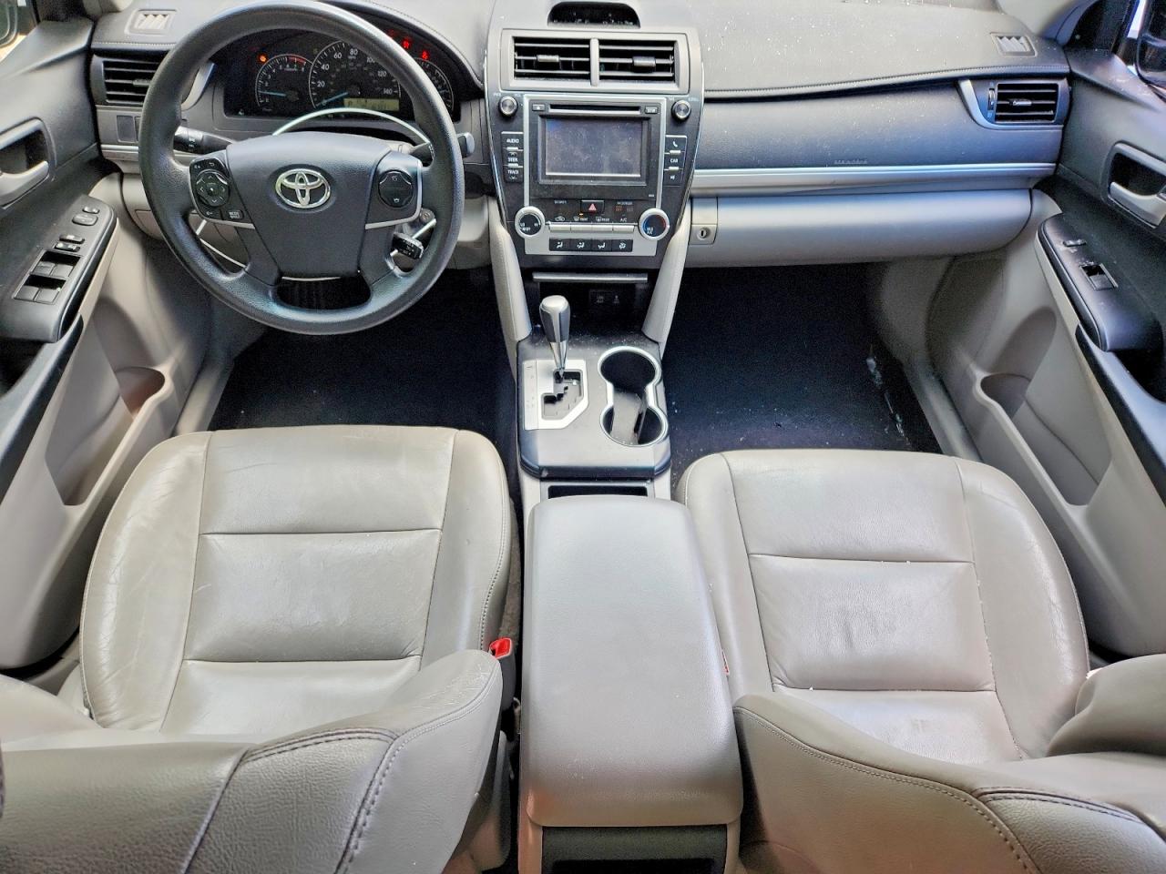 2014 TOYOTA CAMRY L photo 8