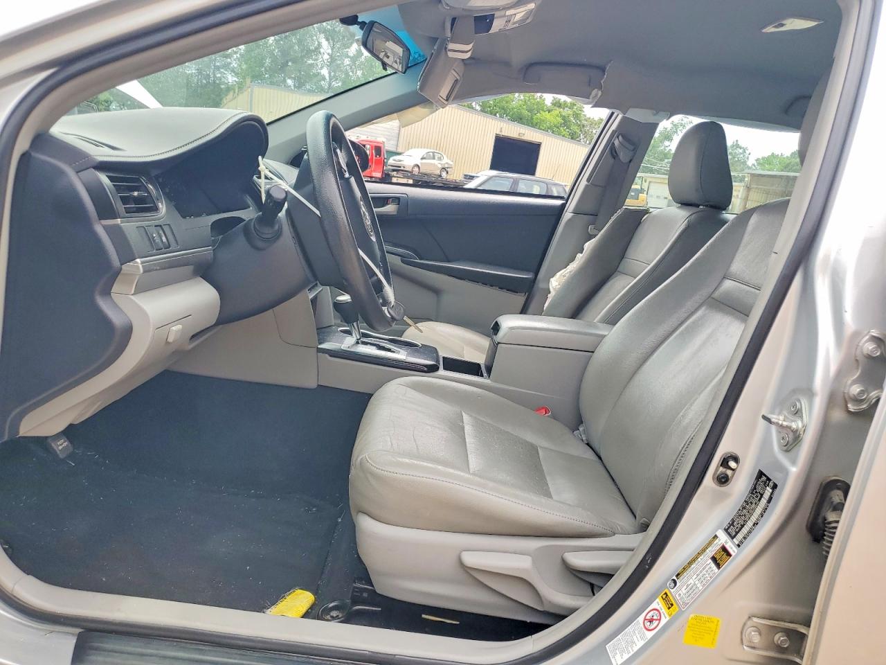 2014 TOYOTA CAMRY L photo 7