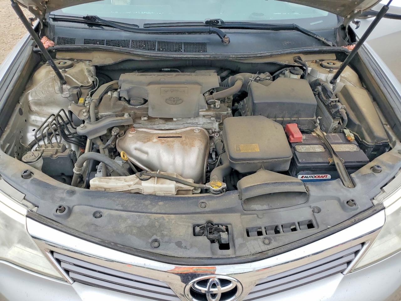 2014 TOYOTA CAMRY L photo 11