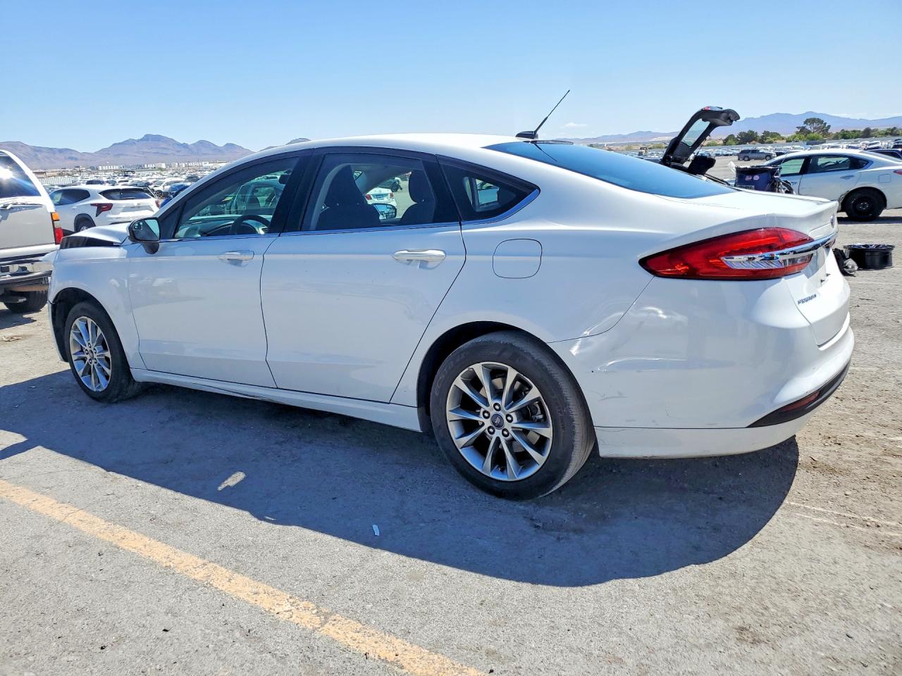 2017 FORD FUSION SE photo 3
