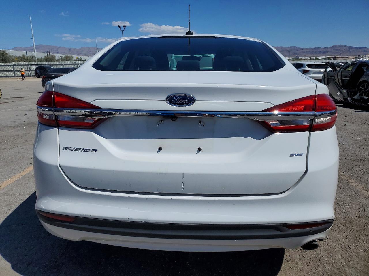 2017 FORD FUSION SE photo 11