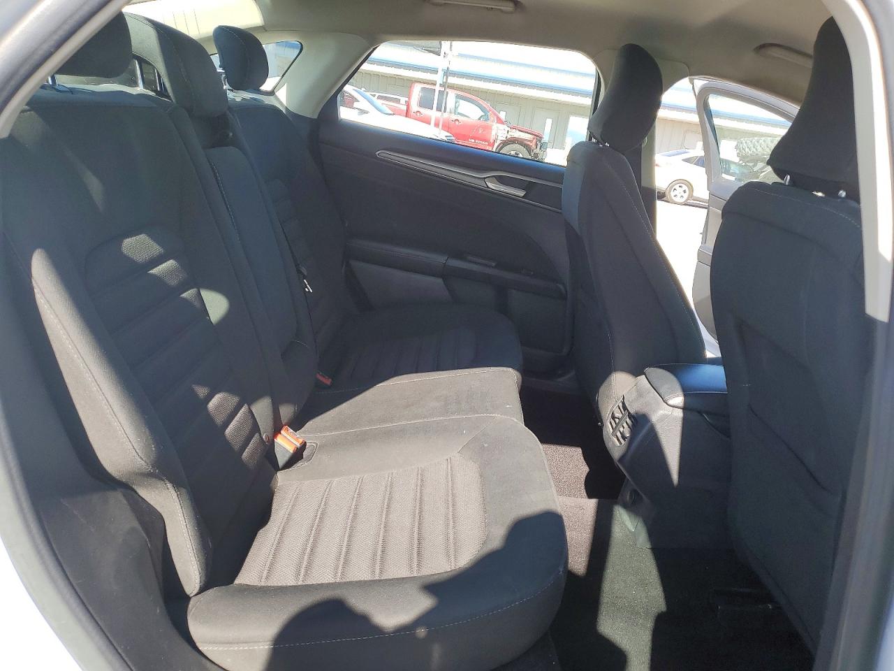 2017 FORD FUSION SE photo 19