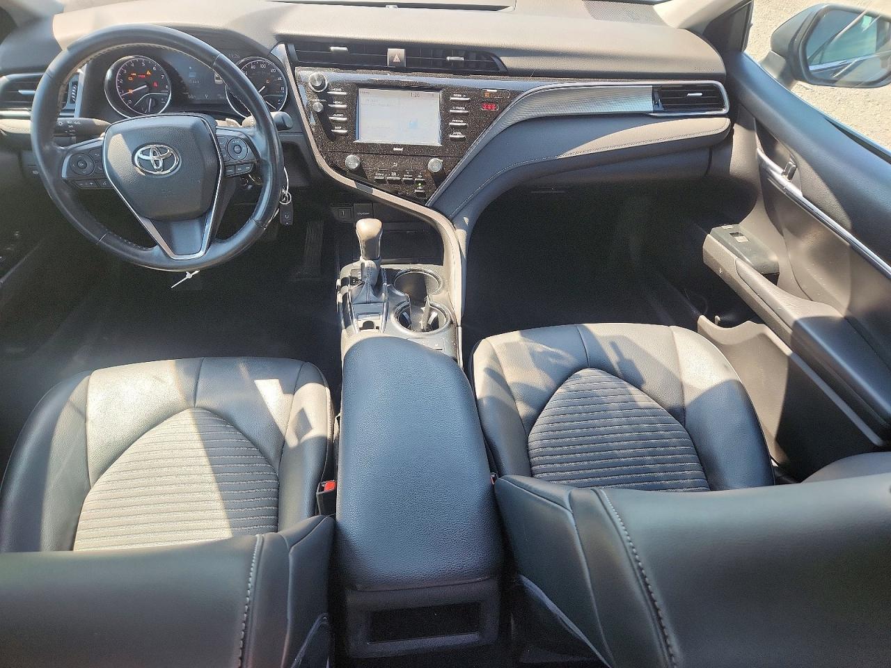 2020 TOYOTA CAMRY SE photo 22
