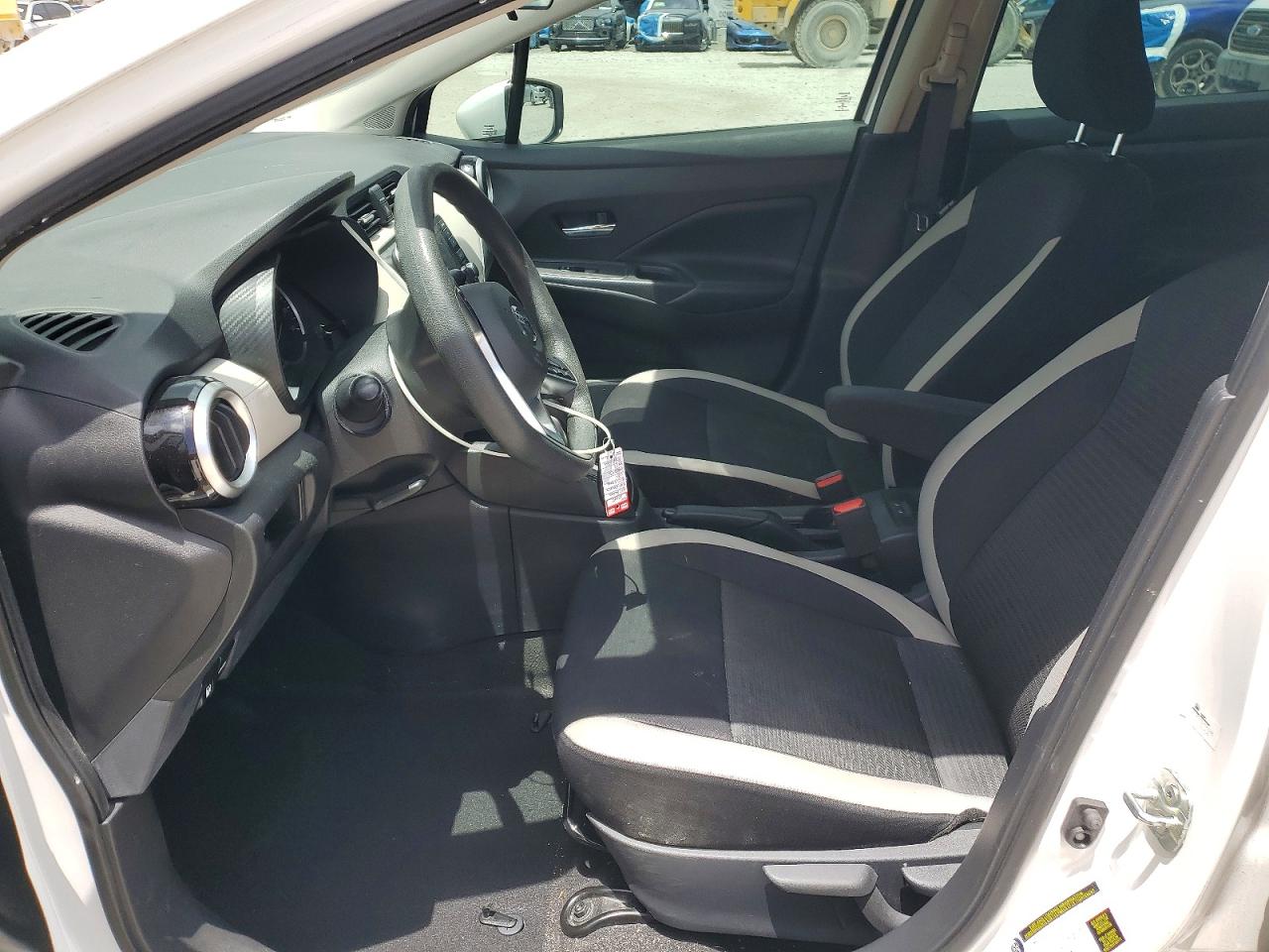 2020 NISSAN VERSA SV photo 19