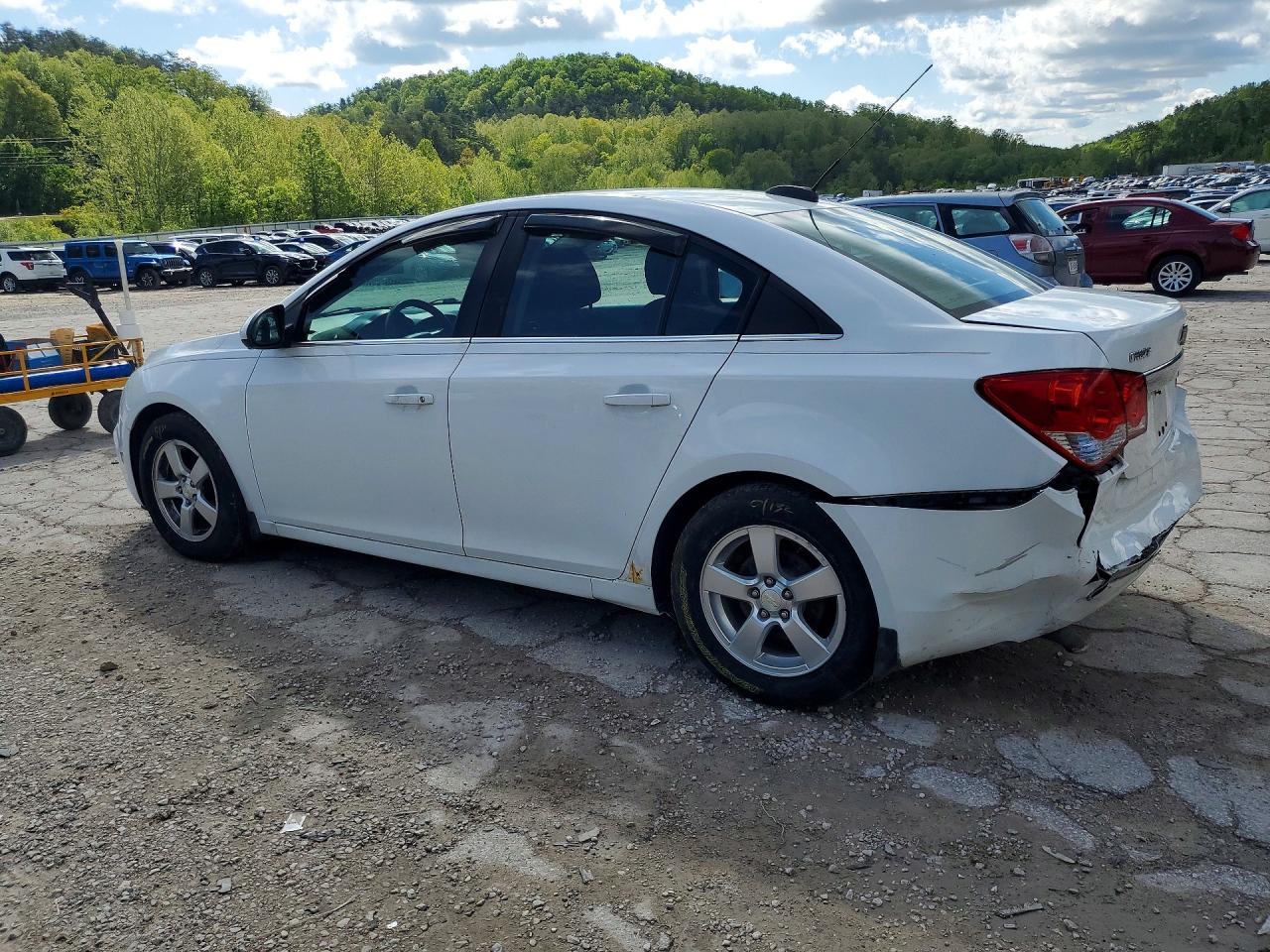 2015 CHEVROLET CRUZE LT photo 2