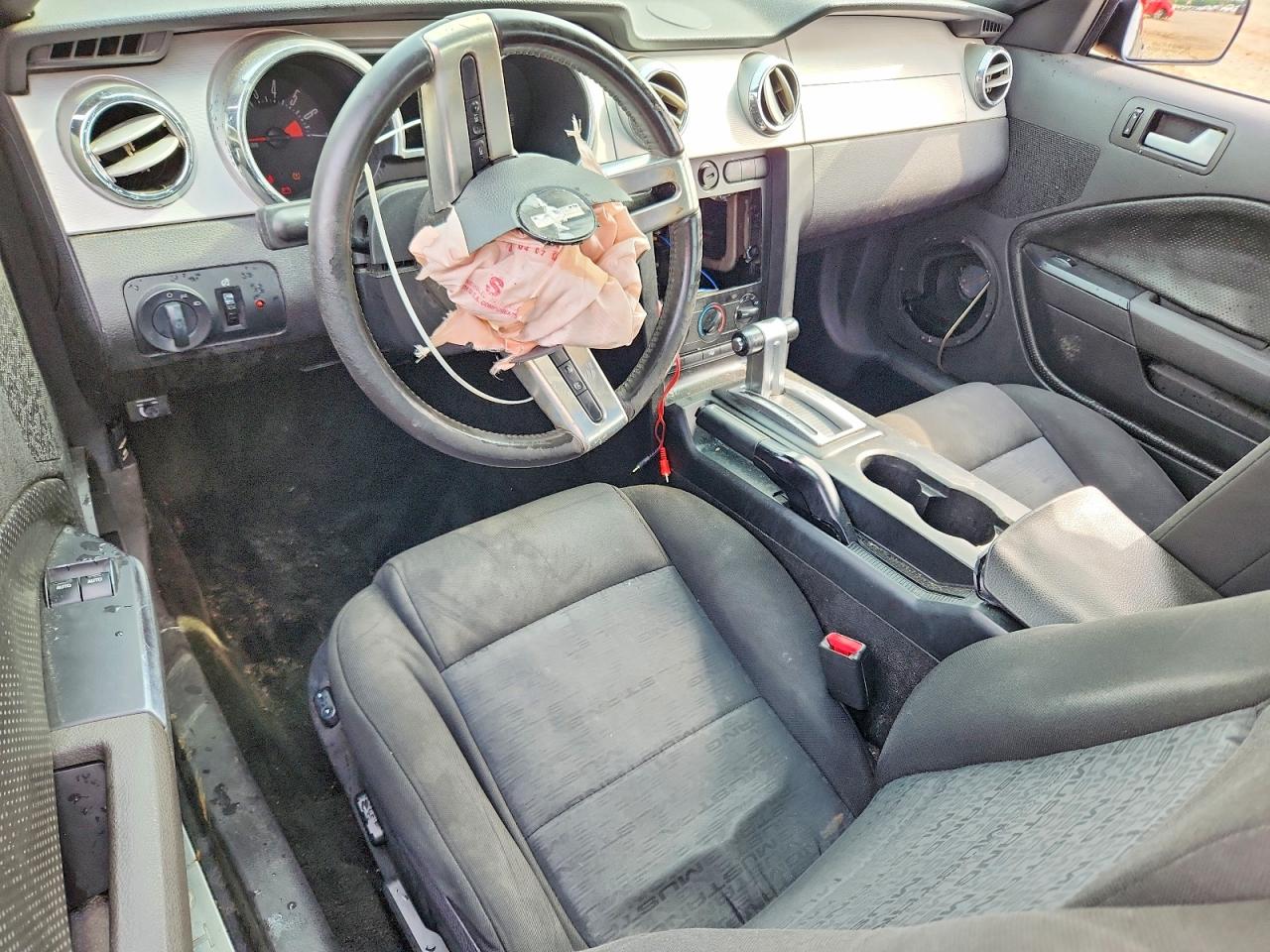 2008 FORD MUSTANG photo 15