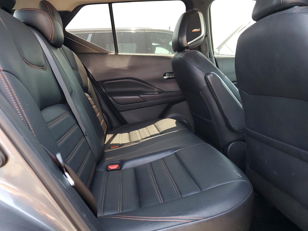 2019 NISSAN KICKS SR photo 11