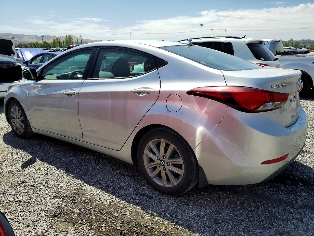 2016 HYUNDAI ELANTRA SE photo 4