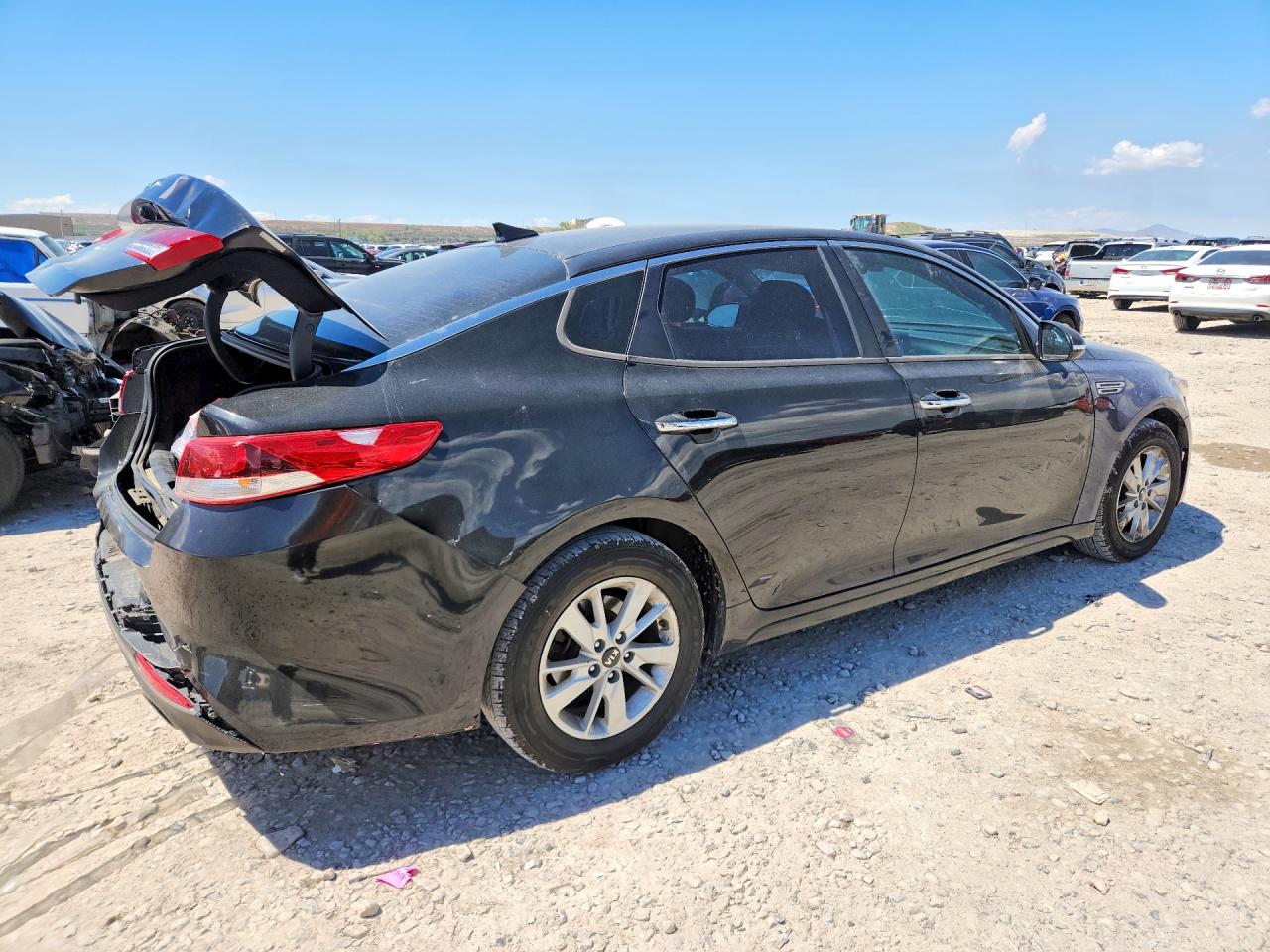 2017 KIA OPTIMA LX photo 3