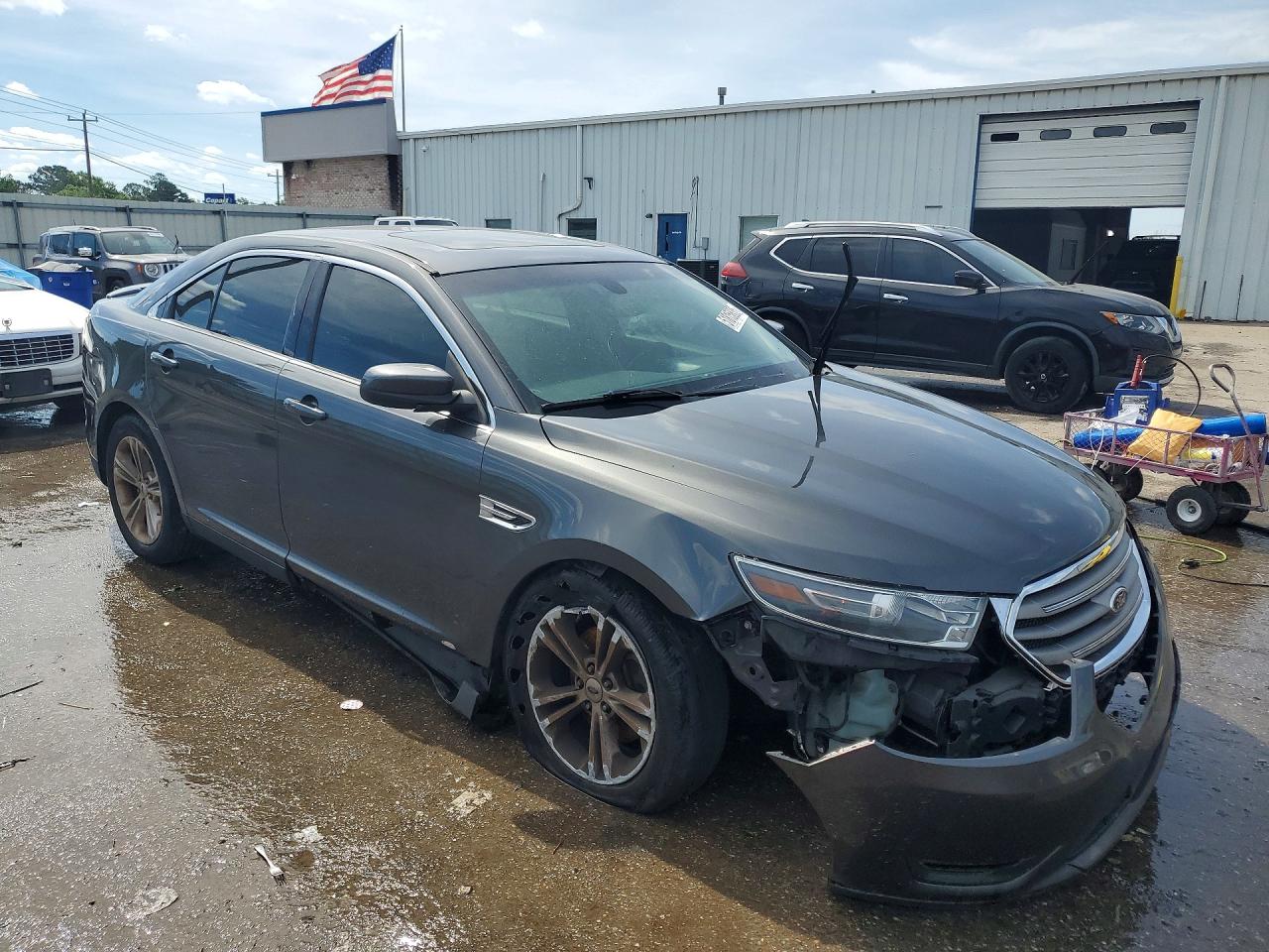 2015 FORD TAURUS SEL photo 10