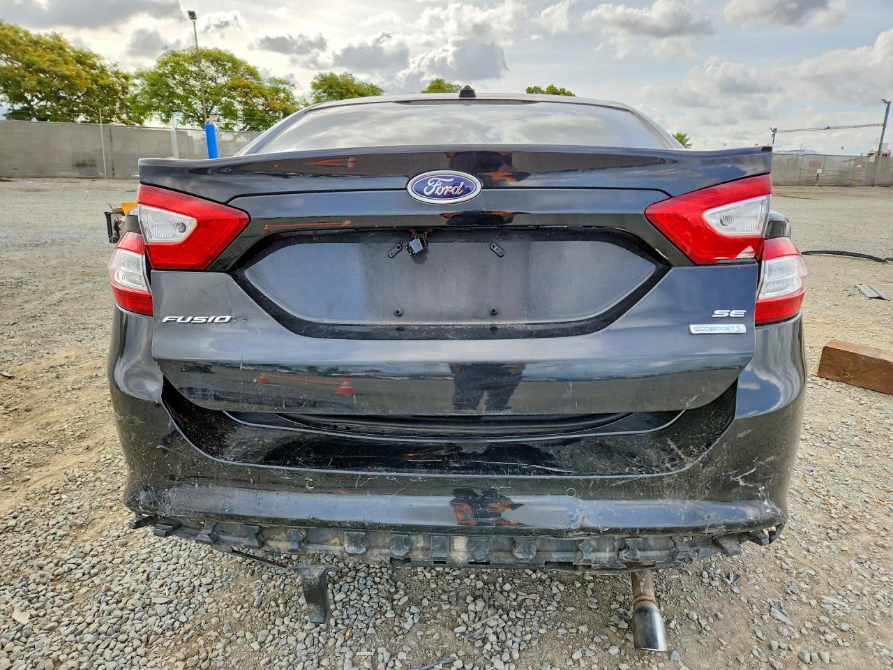 2014 FORD FUSION SE photo 16