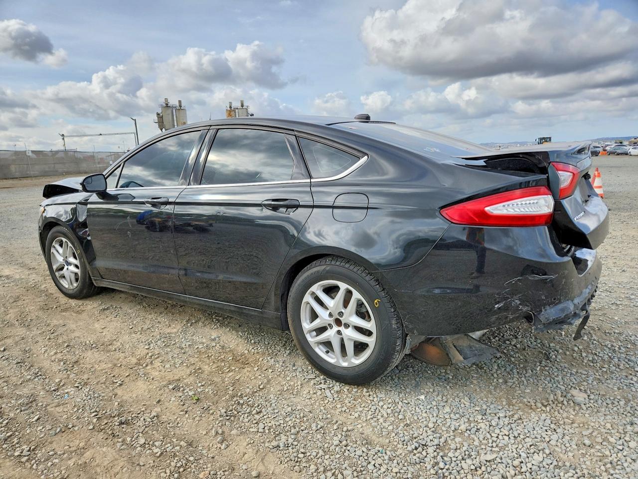 2014 FORD FUSION SE photo 4