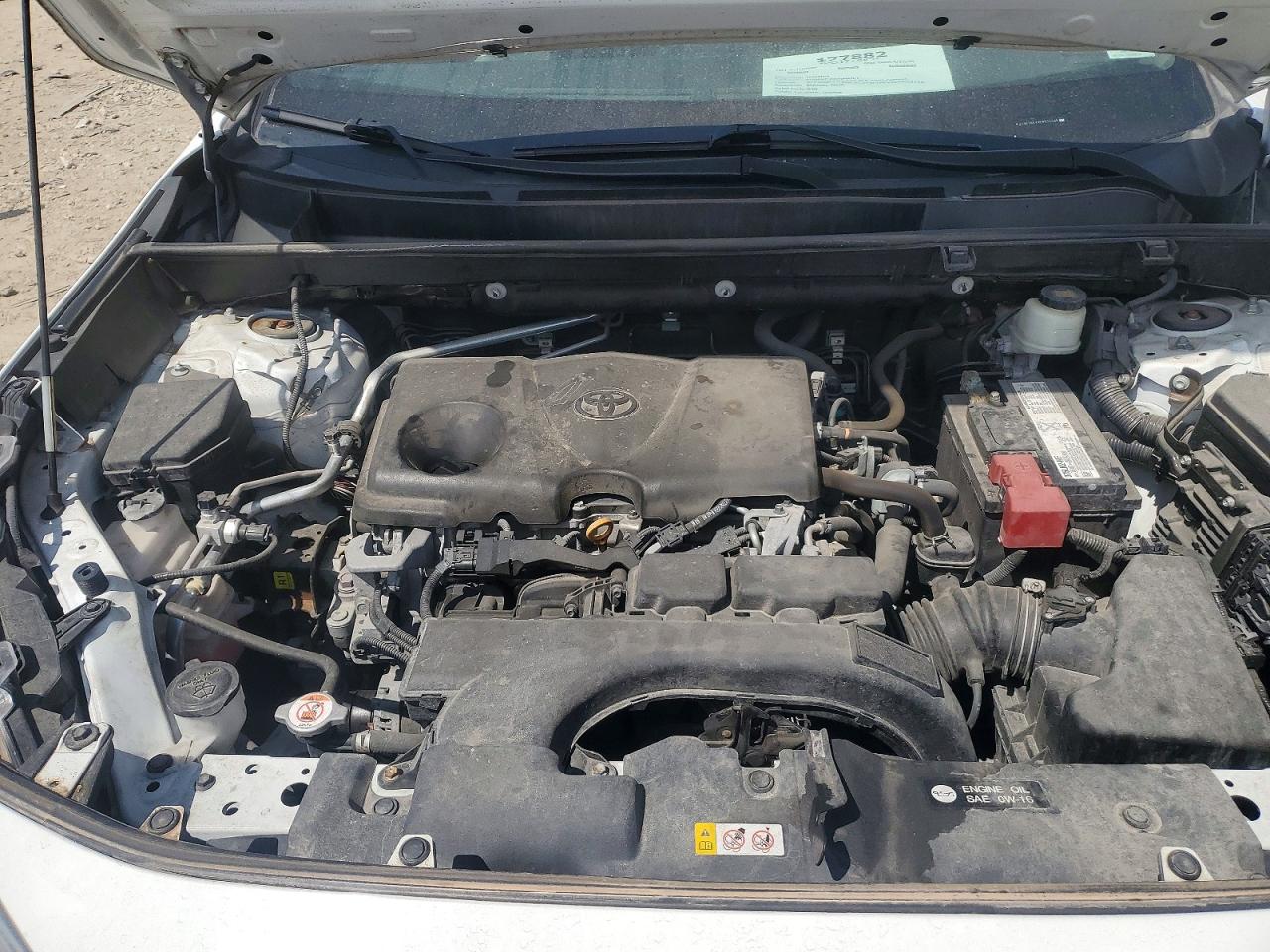 2019 TOYOTA RAV4 XLE photo 34