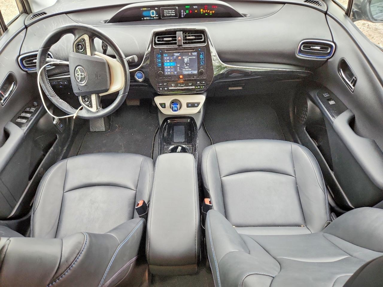 2017 TOYOTA PRIUS FOUR TOURING photo 22