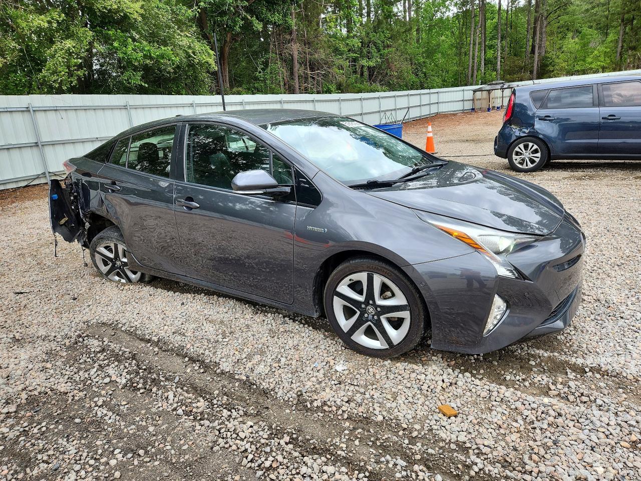2017 TOYOTA PRIUS FOUR TOURING photo 10