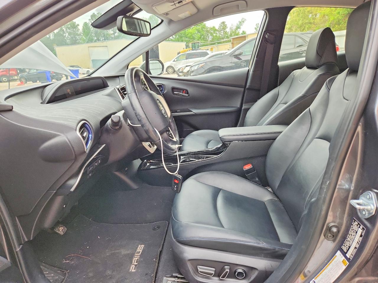 2017 TOYOTA PRIUS FOUR TOURING photo 19