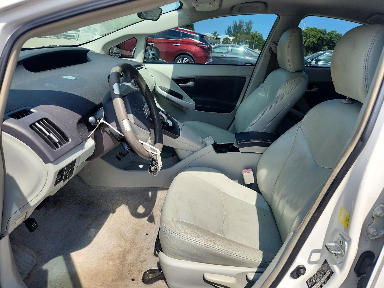 2010 TOYOTA PRIUS photo 13