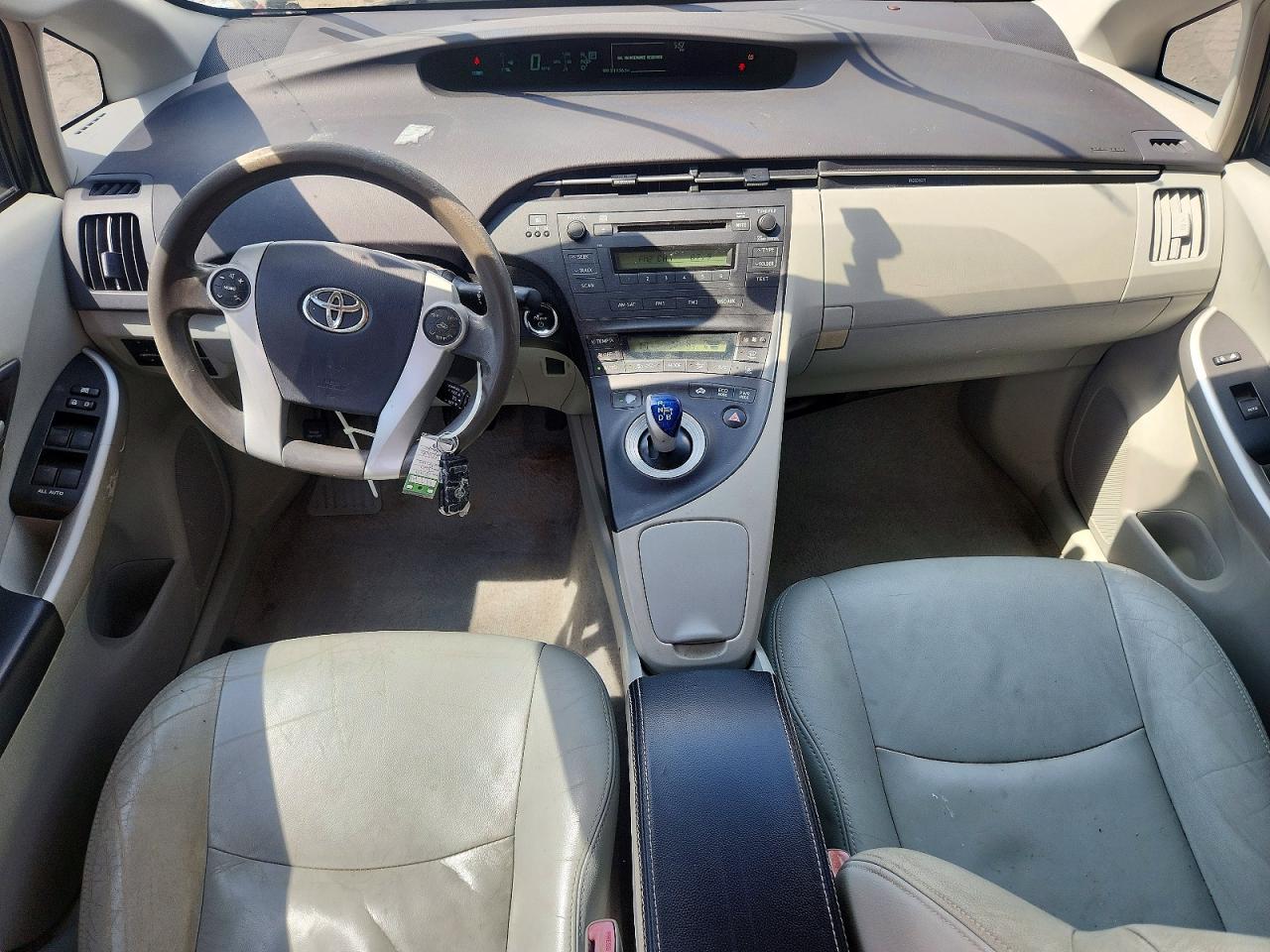 2010 TOYOTA PRIUS photo 15