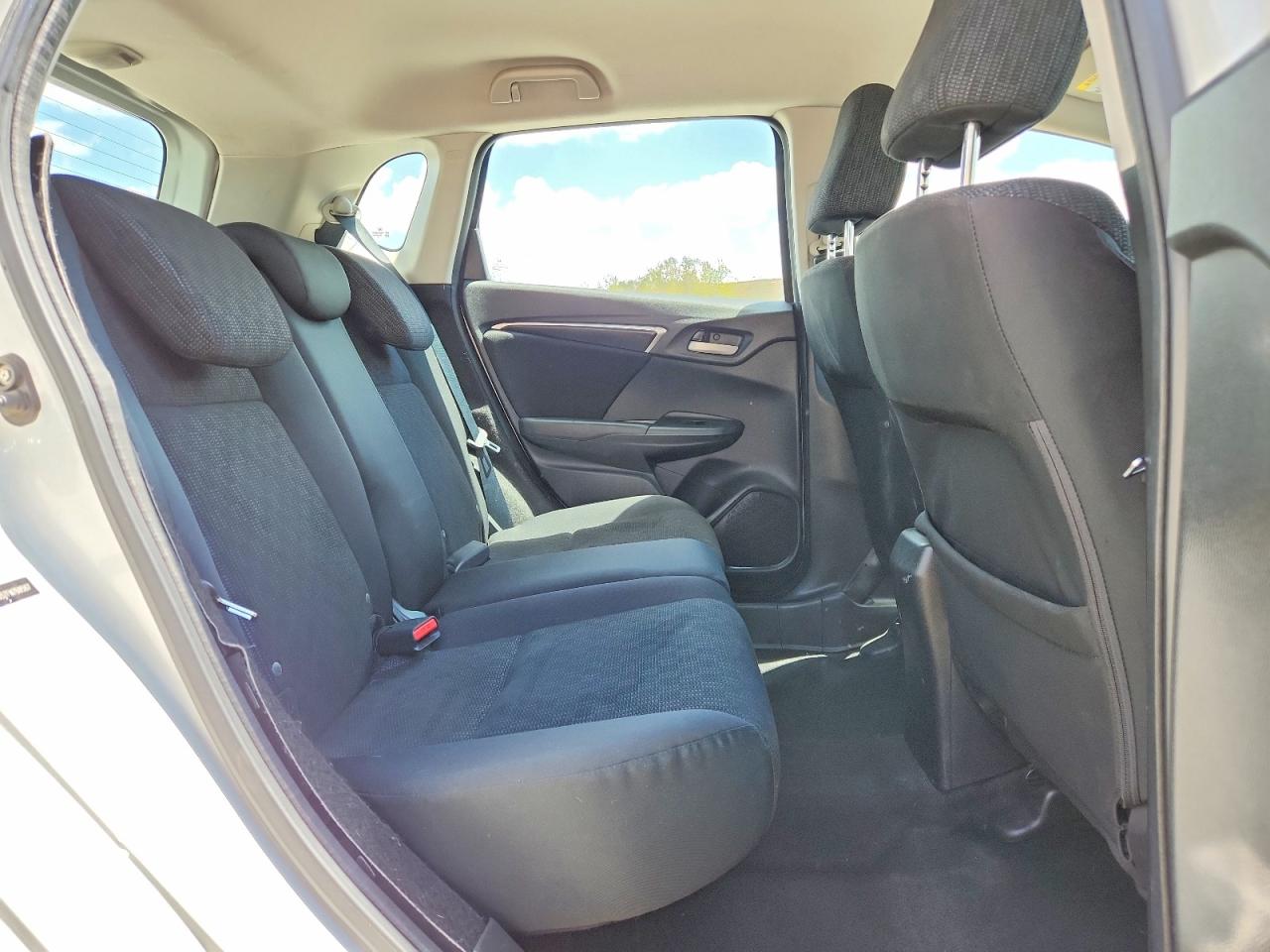 2015 HONDA FIT LX photo 28