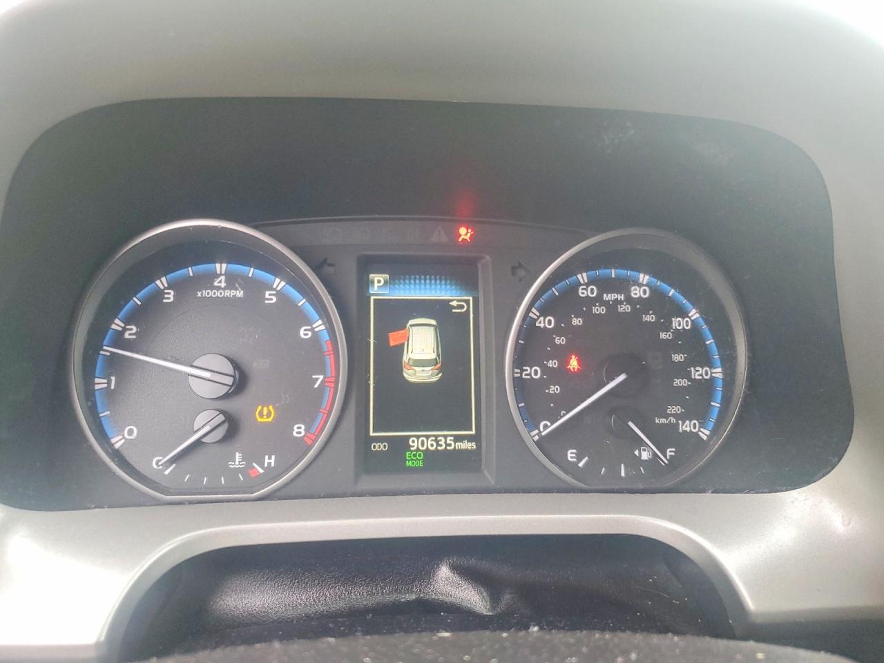 2018 TOYOTA RAV4 LE photo 25