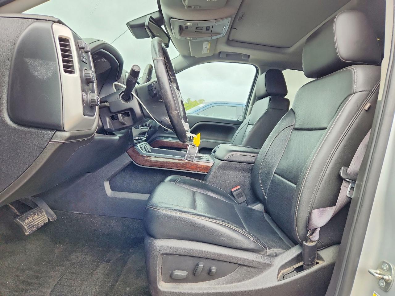 2017 GMC SIERRA K1500 SLT photo 19