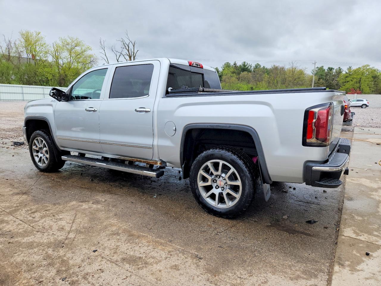 2017 GMC SIERRA K1500 SLT photo 4