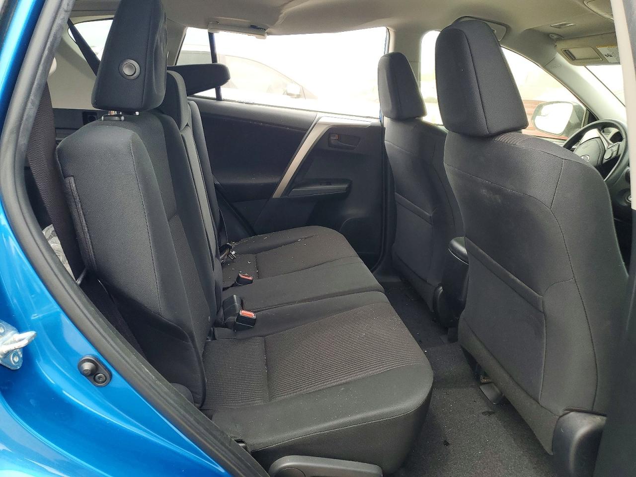2017 TOYOTA RAV4 LE photo 28