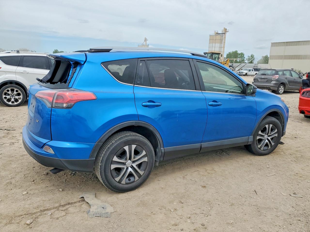2017 TOYOTA RAV4 LE photo 7