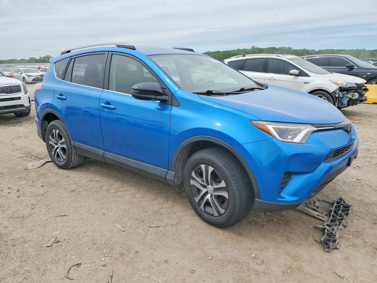 2017 TOYOTA RAV4 LE photo 10