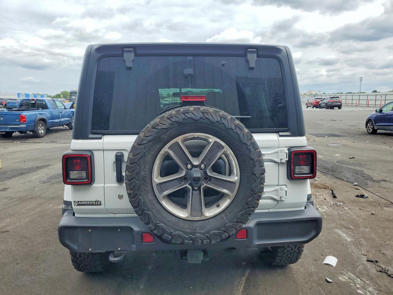 2019 JEEP WRANGLER UNLIMITED SAHARA photo 11