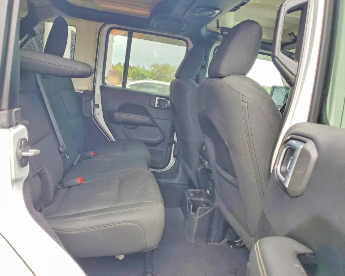 2019 JEEP WRANGLER UNLIMITED SAHARA photo 19