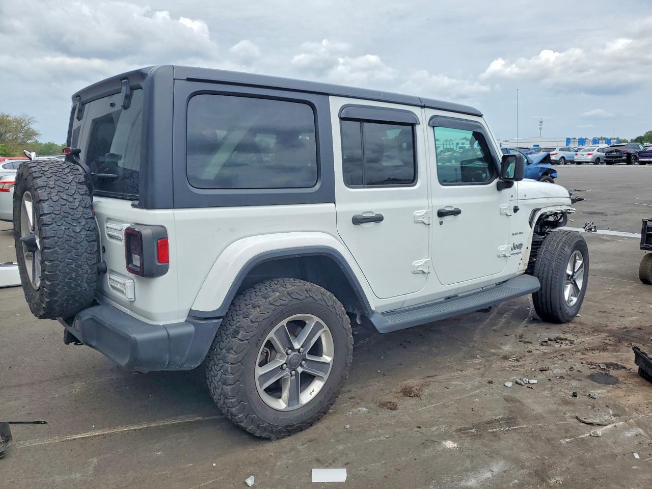 2019 JEEP WRANGLER UNLIMITED SAHARA photo 5